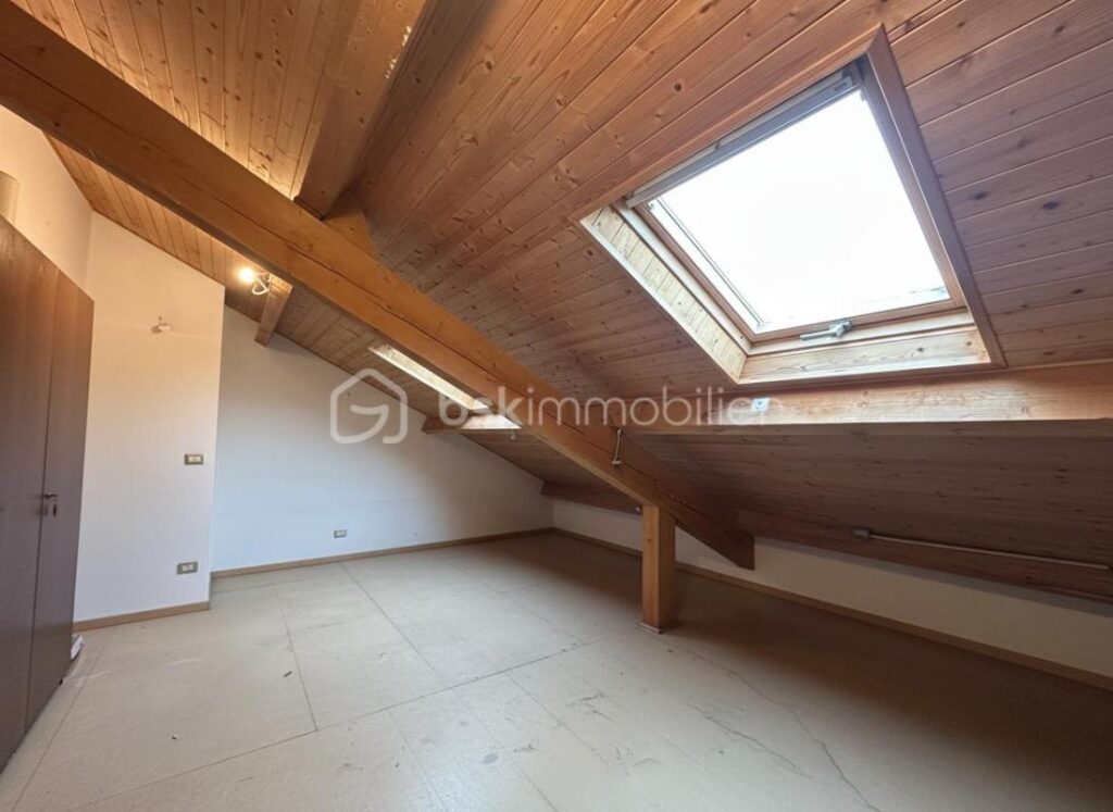 Maison 5 pieces avec terrain de 1500m² à Saint étienne de Crossey – 5 pièces – 4 chambres – 121 m²