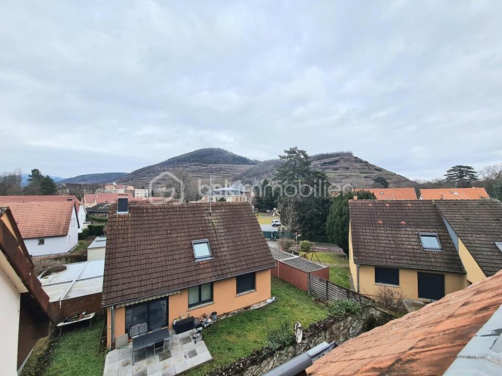 Charmant F2 avec terrasse – Dernier étage, vue dégagée sur les vignes – 2 pièces – 1 chambre – 54 m²