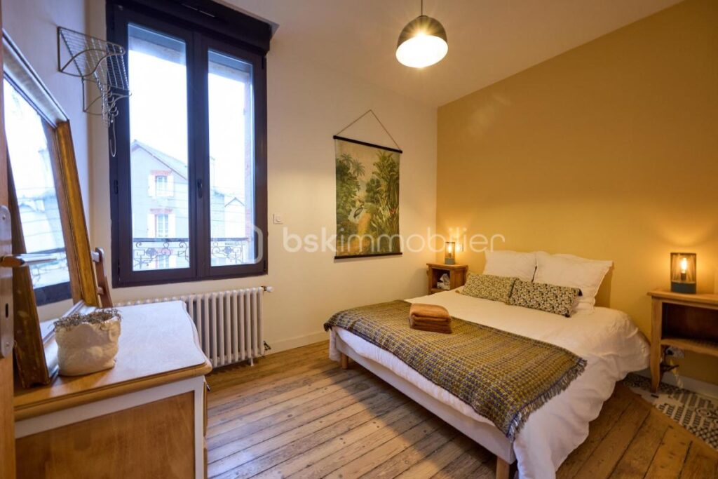 Demeure de caractère en plein cœur de ville et à deux pas des plages – 8 pièces – 6 chambres – 259 m²