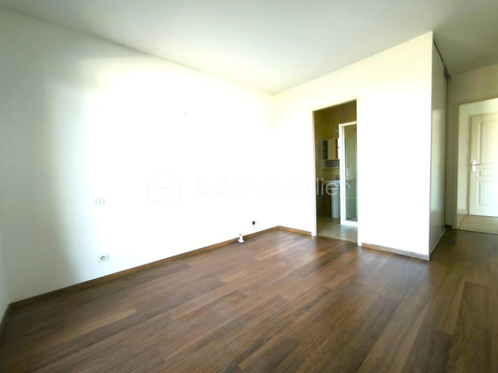 Maison à deux pas de la frontière Suisse – 6 pièces – 3 chambres – 179 m²