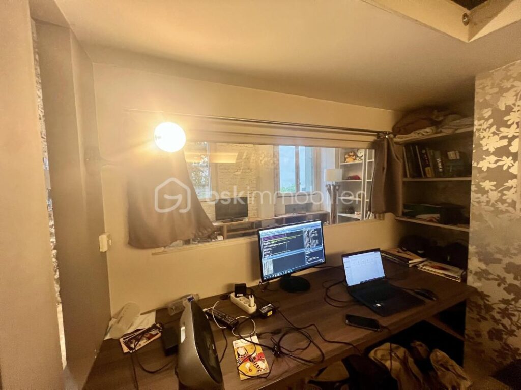 T4 / LOFT lumineux et traversant de 82 m2 avec 3 chambres, RUE POLONCEAU PARIX XVIIIème – 4 pièces – 3 chambres – 81 m²