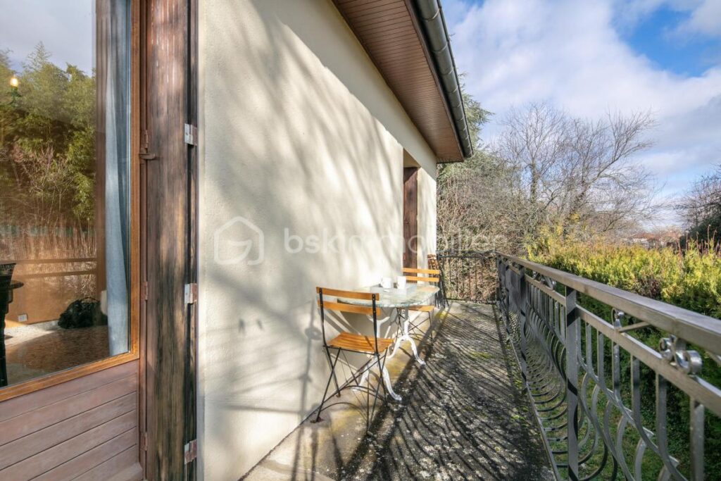 Charnècles – Maison de 123 m² avec grand terrain de 1 400 m² – 5 pièces – 3 chambres – 123 m²