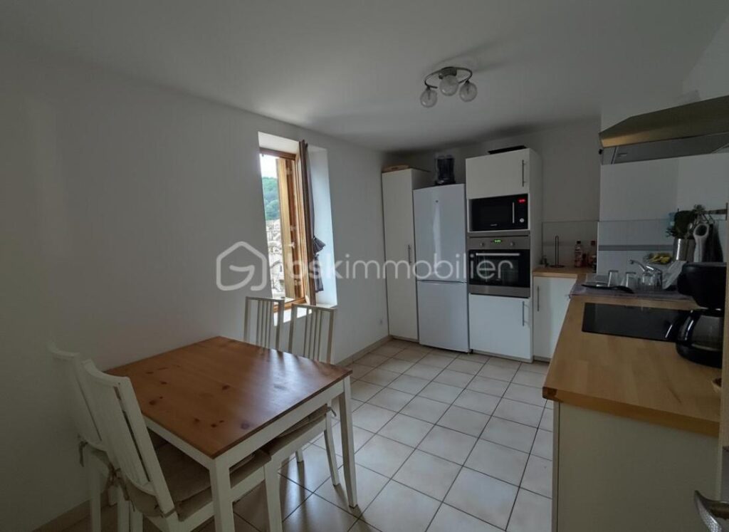 Grande maison de caractère entièrement rénovée, idéale résidence principale ou projet mixte – 10 pièces – 5 chambres – 166 m²