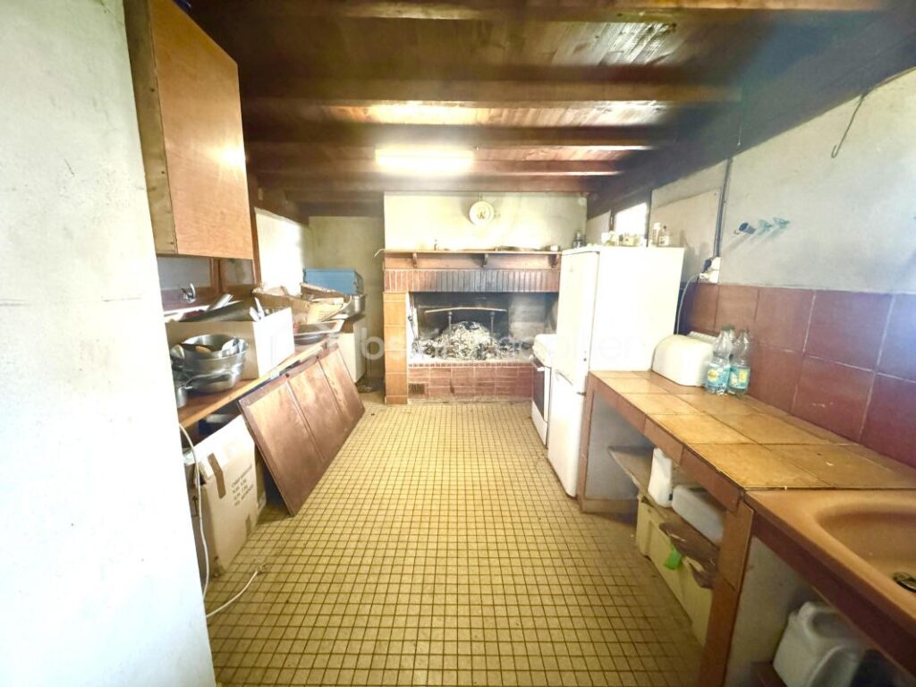 Au cœur du Gers – Maison de caractère en pierre avec chambres d’hôtes et dépendances – 9 pièces – 5 chambres – 202 m²