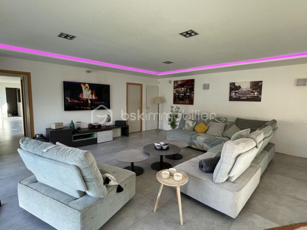 Villa au Calme avec Vue, Piscine & Dépendance – Un Vrai Coup de Cœur Familial ou Investisseur ! – 12 pièces – 5 chambres – 310 m²