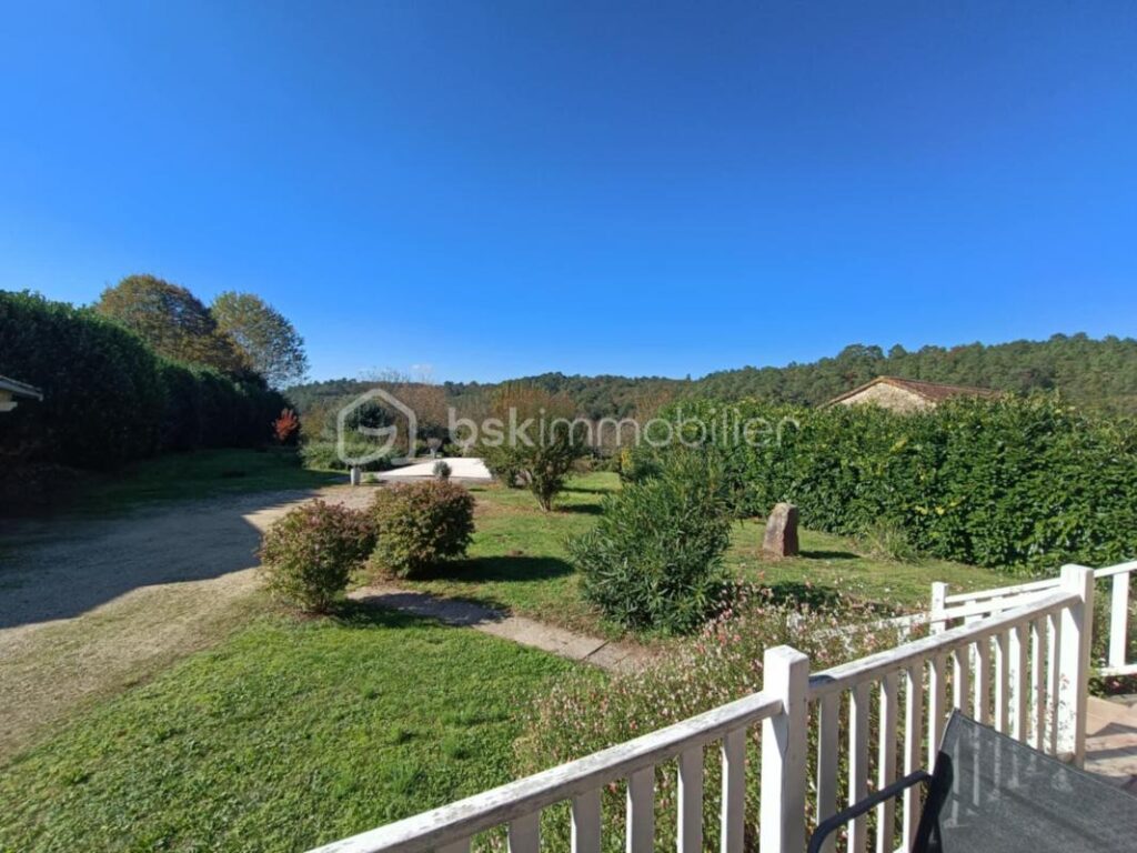 Ancienne et Magnifique Bâtisse en Pierres de 132 m2, située à Doissat 24170 – 6 pièces – 4 chambres – 132 m²