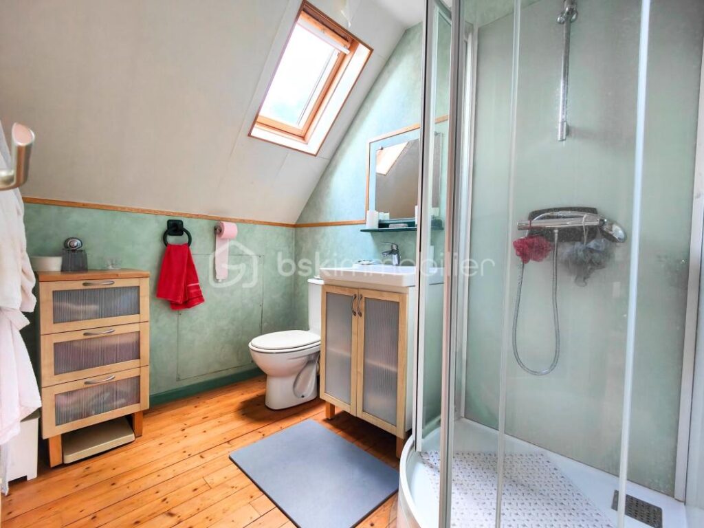 Maison familiale 4/5ch au calme avec jardin arboré vue sur la plaine – 7 pièces – 4 chambres – 113 m²