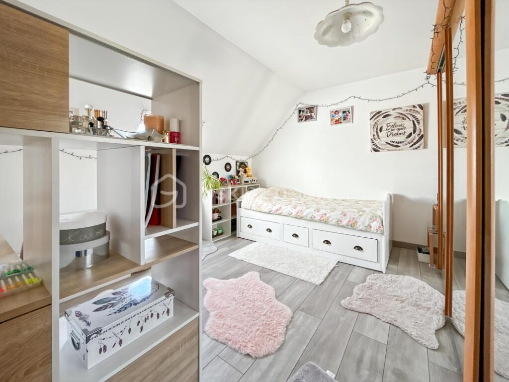 Maison 6 pièces de 179m2 à Nailly – 6 pièces – 5 chambres – 179 m²