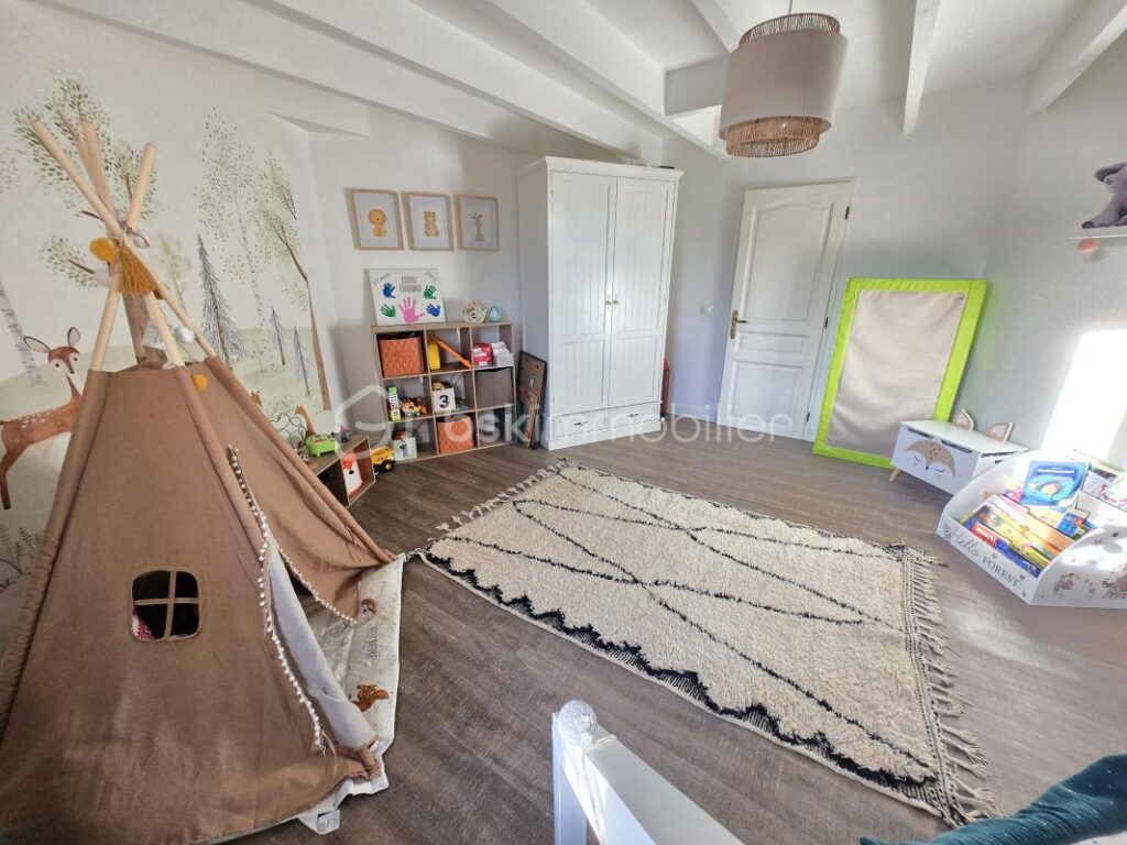 Magnifique Maison en pierres de 201m² à Raveau – 5 pièces – 4 chambres – 201 m²