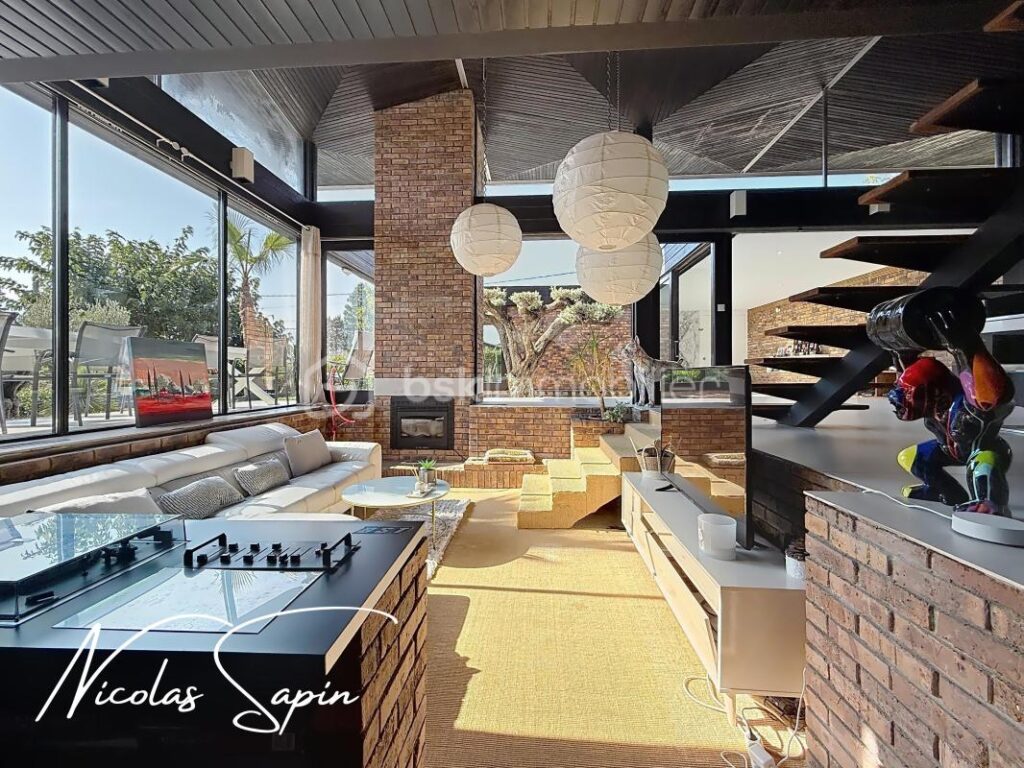 Maison d’architecte de 188m2 avec piscine – 6 pièces – 4 chambres – 188 m²