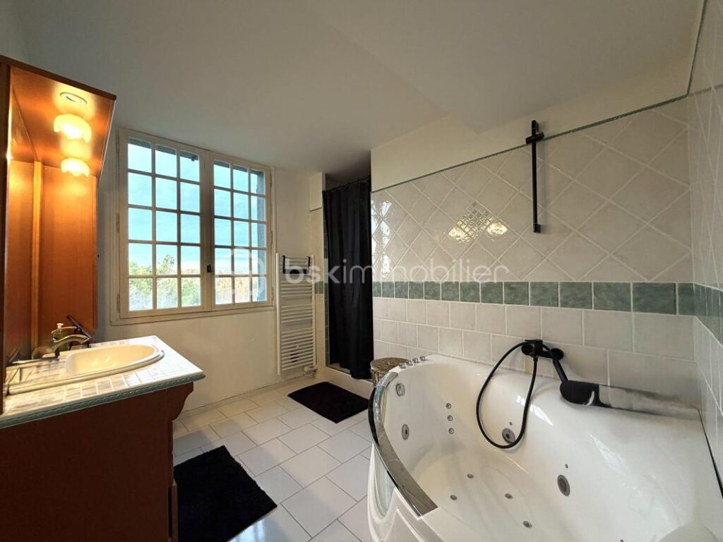 Maison contemporaine à l’architecture cubique – Vue dégagée sur la vallée – 6 pièces – 4 chambres – 149 m²