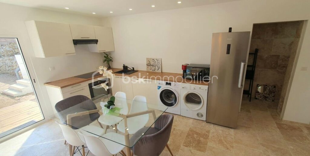 A Lorgues (Var) – MAISON TRADITIONNELLE avec loft indépendant, piscine balinaise & prestations haut de gamme! – 6 pièces – 4 chambres – 150 m²