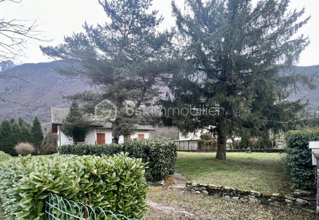 Maison de 100 m² sur terrain de 1500 m² – 4 pièces – 3 chambres – 100 m²