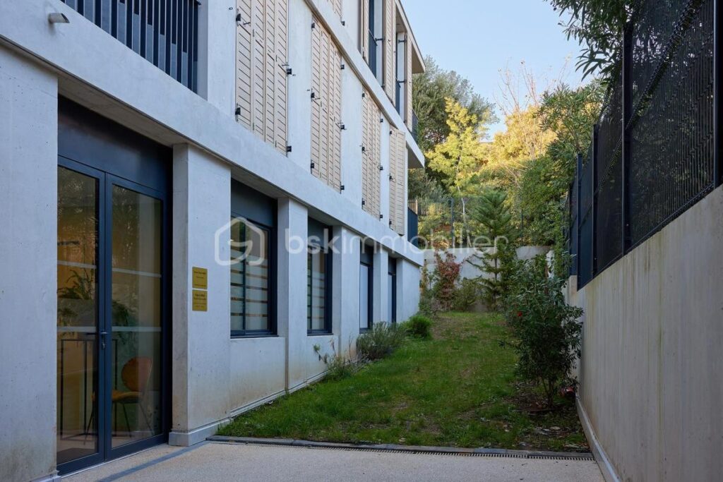 Appartement T3 neuf avec terrasse et vue jardin – Prestations de qualité – Secteur des Pins – 3 pièces – 2 chambres – 62 m²