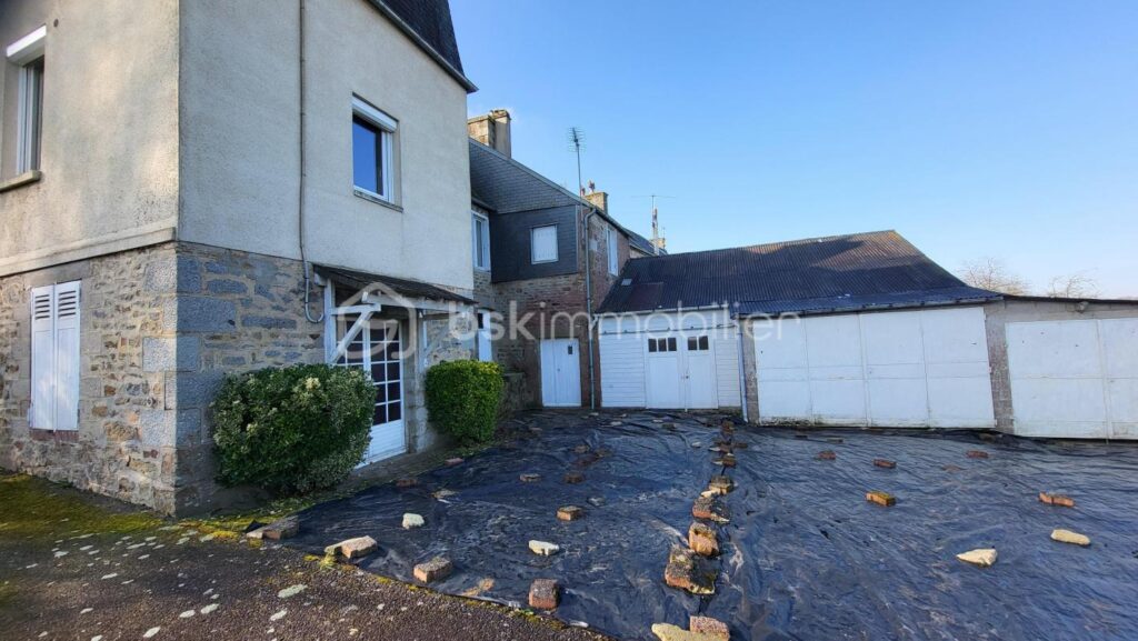 Maison de village au charme intemporel à Noues de Sienne – 7 pièces – 4 chambres – 147 m²