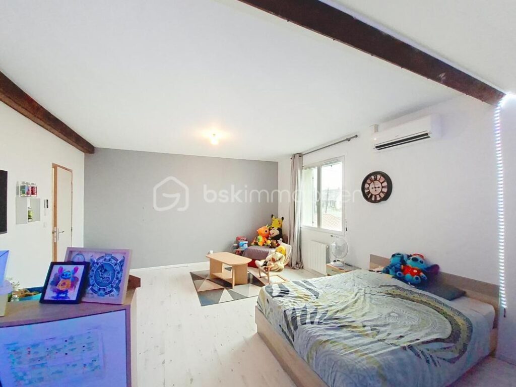 Maison familiale rénovée – 174 m² – Donnemarie-Dontilly – 6 pièces – 5 chambres – 174 m²