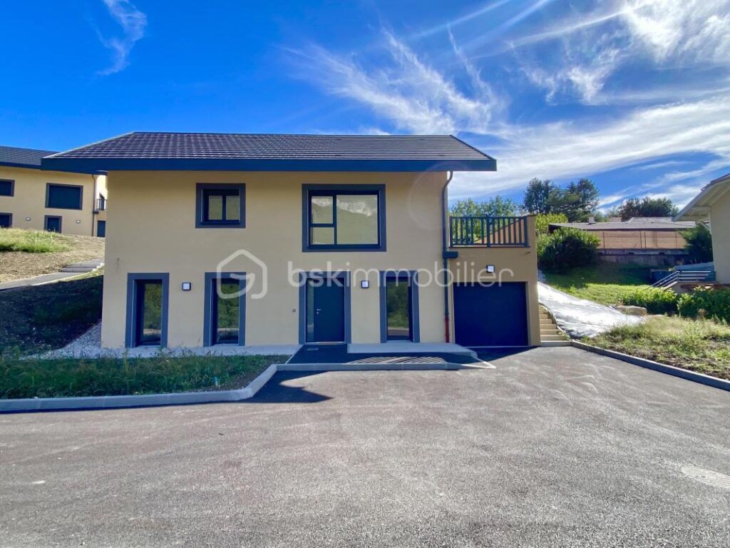 Magnifique maison 5 pièces sur 660 m² de terrain à l’entrée de Sillingy – 5 pièces – 4 chambres – 124 m²