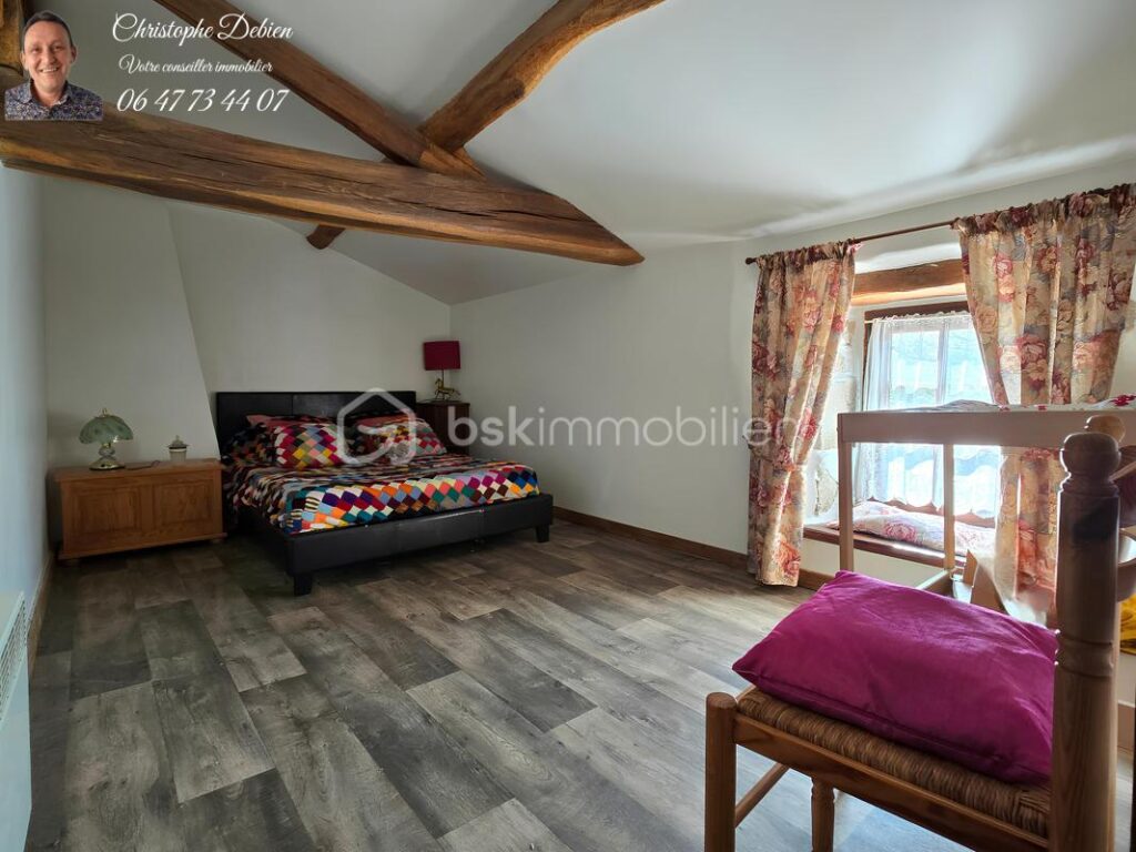 Entre nature, confort et authenticité – Un lieu de vie rare à découvrir aux Lucs-sur-Boulogne – 7 pièces – 4 chambres – 200 m²