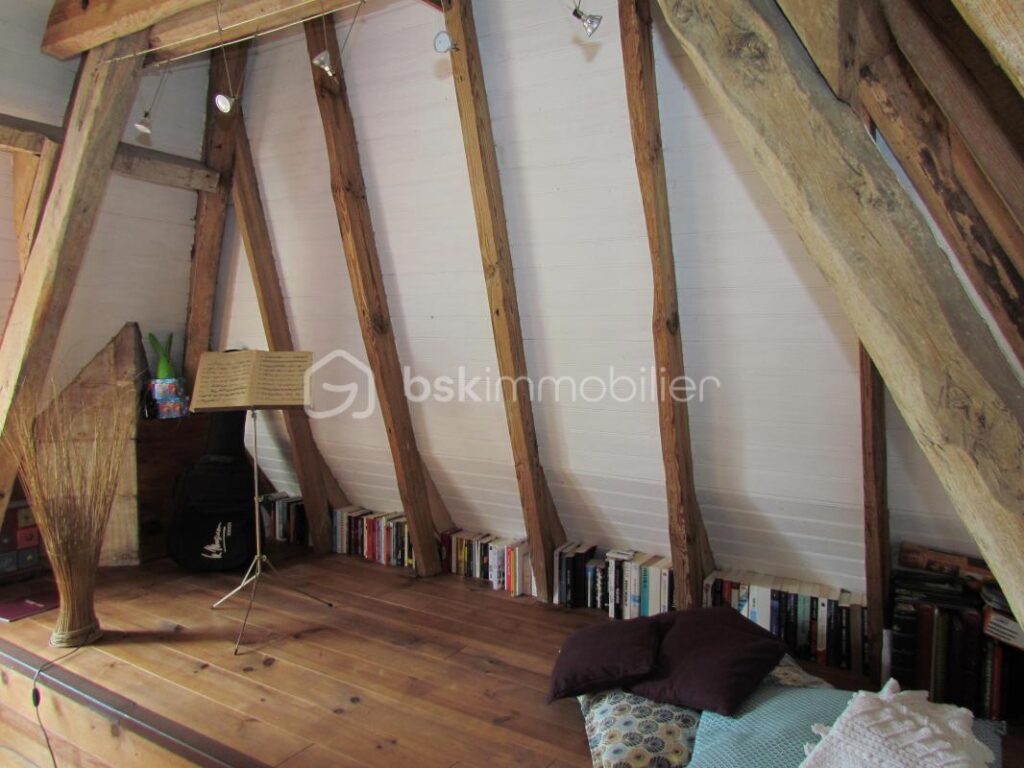 MENSIGNAC (24350) Près PERIGUEUX ,MAISON PERIGOURDINE de 223 m² à COUP DE COEUR !! – 7 pièces – 5 chambres – 223 m²