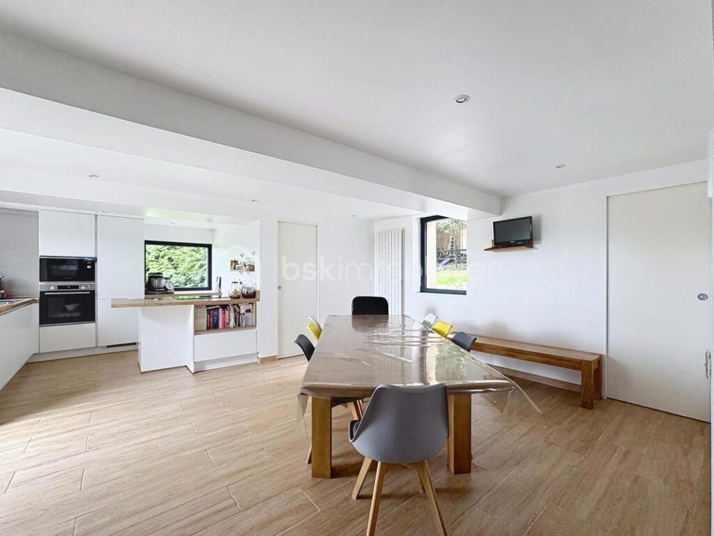 Maison de Campagne avec très jolie vue – 4 pièces – 2 chambres – 104 m²