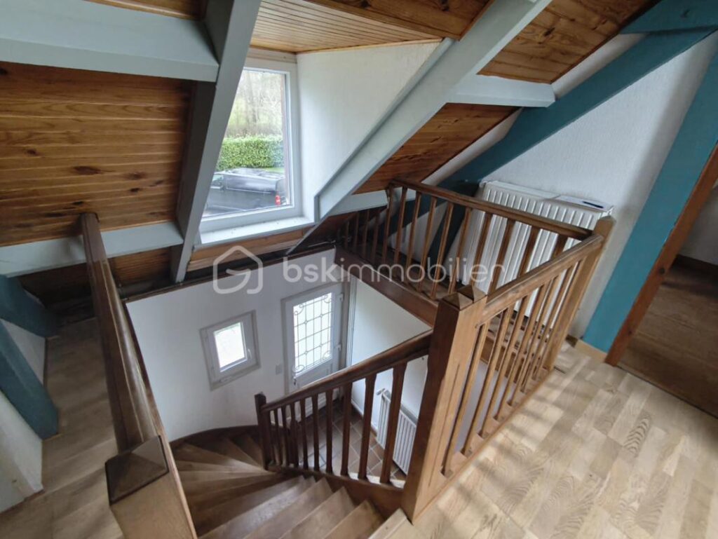 Charmant pavillon familial aux beaux volumes – 7 pièces – 4 chambres – 145 m²