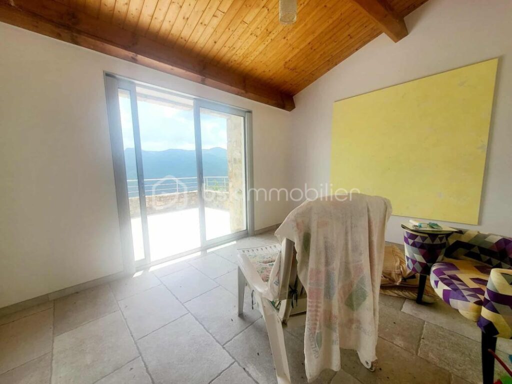 Maison en pierre à Thueyts – 6 pièces – 2 chambres – 127 m²