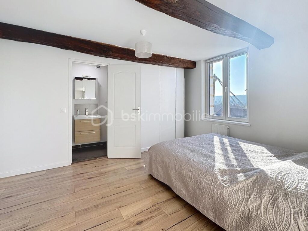 Maison Bourgeoise au coeur d’un bourg – 5 pièces – 4 chambres – 145 m²