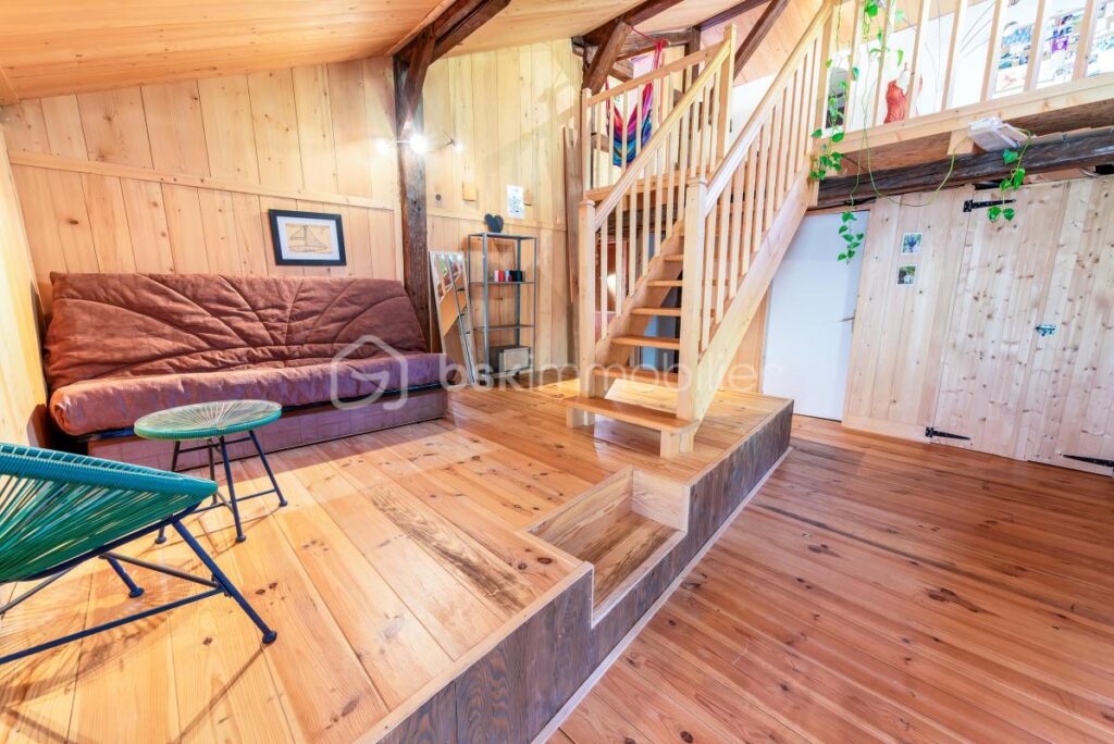 74130 – BRIZON – CHALET RÉNOVÉ 160M2 (144M2 HABITABLES) – TERRASSE, POTAGER – SUPERBE CADRE NATUREL – PROCHE DE LA VALLÉE DE L’ARVE – 6 pièces – 3 chambres – 144 m²