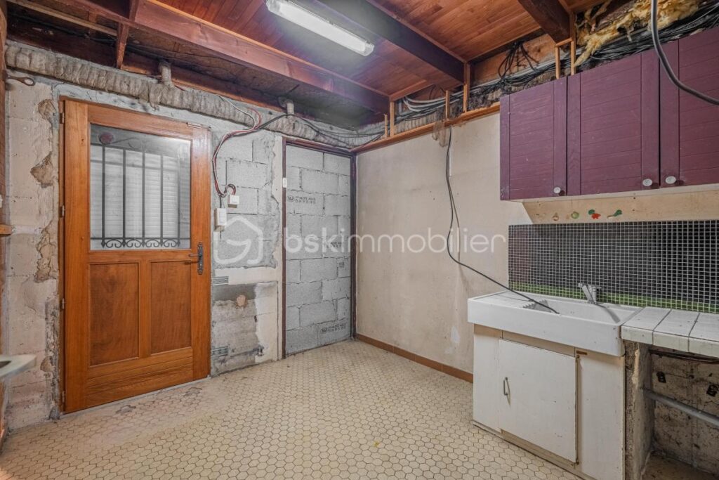 Maison à fort potentiel – Vif (38450) – 4 pièces – 3 chambres – 123 m²