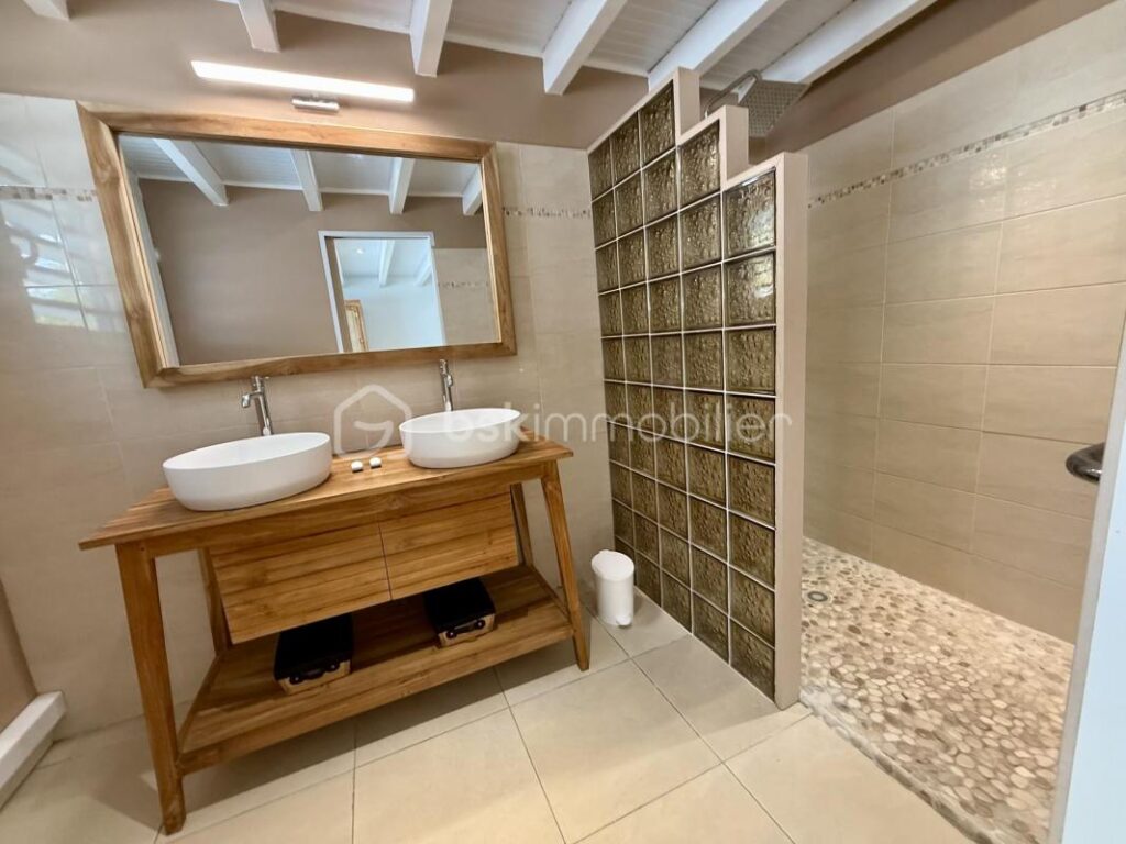 Villa T3 piscine plage à pied – 3 pièces – 2 chambres – 55 m²