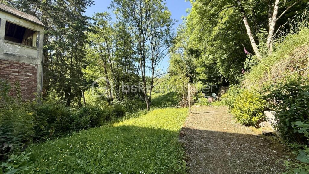 Maison à vendre à MORTAIN – 5 pièces – 4 chambres – 118 m²