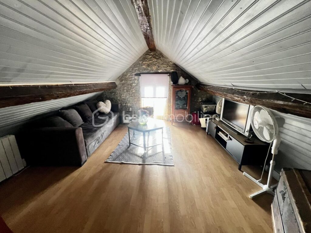 Submergez-vous dans une oasis de tranquillité à quelques minutes de Crécy la Chapelle! – 6 pièces – 4 chambres – 150 m²