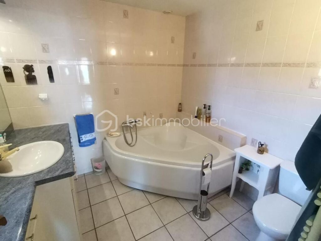 Maison 155m² sur les hauteurs de St Jean de Maurienne – 6 pièces – 5 chambres – 155 m²