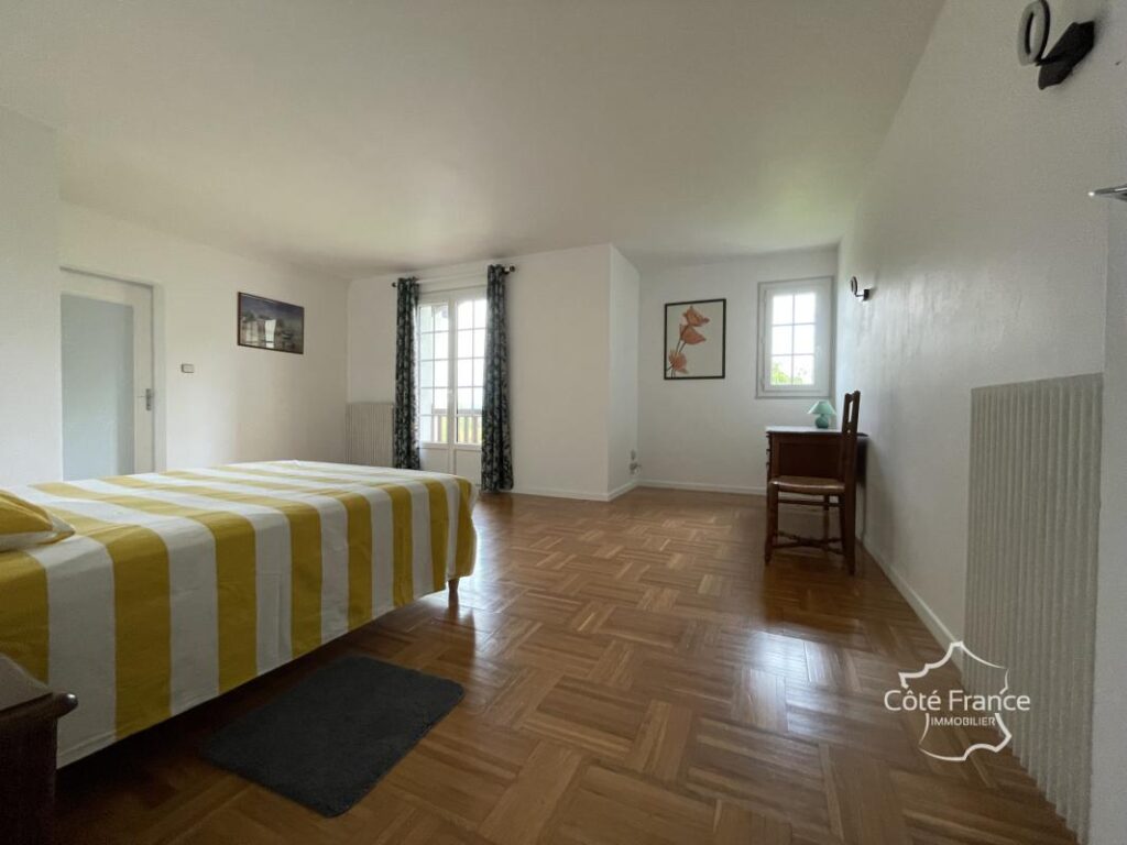 Secteur SALIES DE BEARN: A de 5mn de Salies, Villa autonome – 7 pièces – 4 chambres – 187 m²
