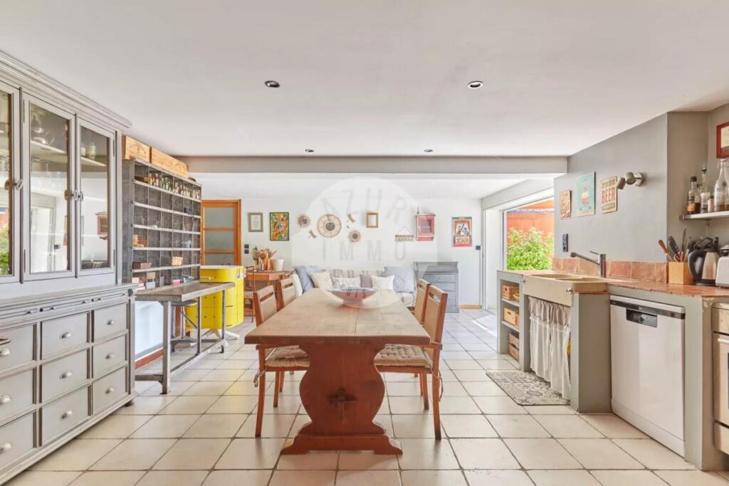 Villa d’exception Domaine privé Lascours – 6 pièces – 4 chambres – 350 m²