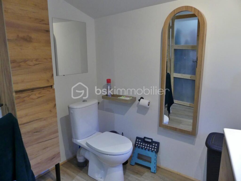 Maison de village en pierre entièrement rénovée – 3 pièces – 2 chambres – 90 m²