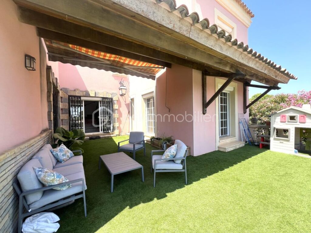 Maison 280m2 à Poussan – 7 pièces – 6 chambres – 280 m²