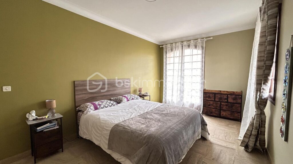 VILLA 188 m² Prades – 8 pièces – 5 chambres – 188 m²