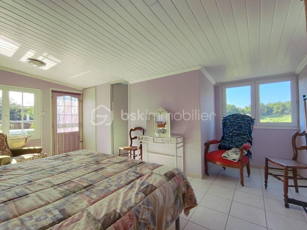 Découvrez une perle rare de la campagne à Saint-Antoine – 7 pièces – 4 chambres – 155 m²