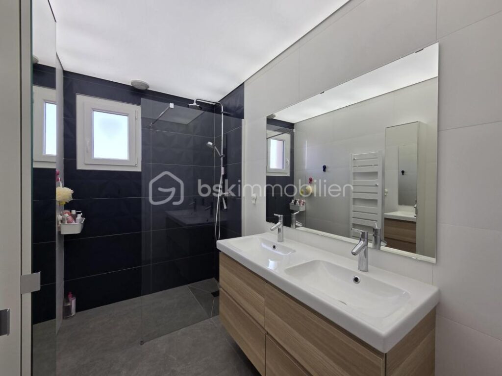 Villa Récente Criel de Moirans 495 000 € – 5 pièces – 4 chambres – 158 m²