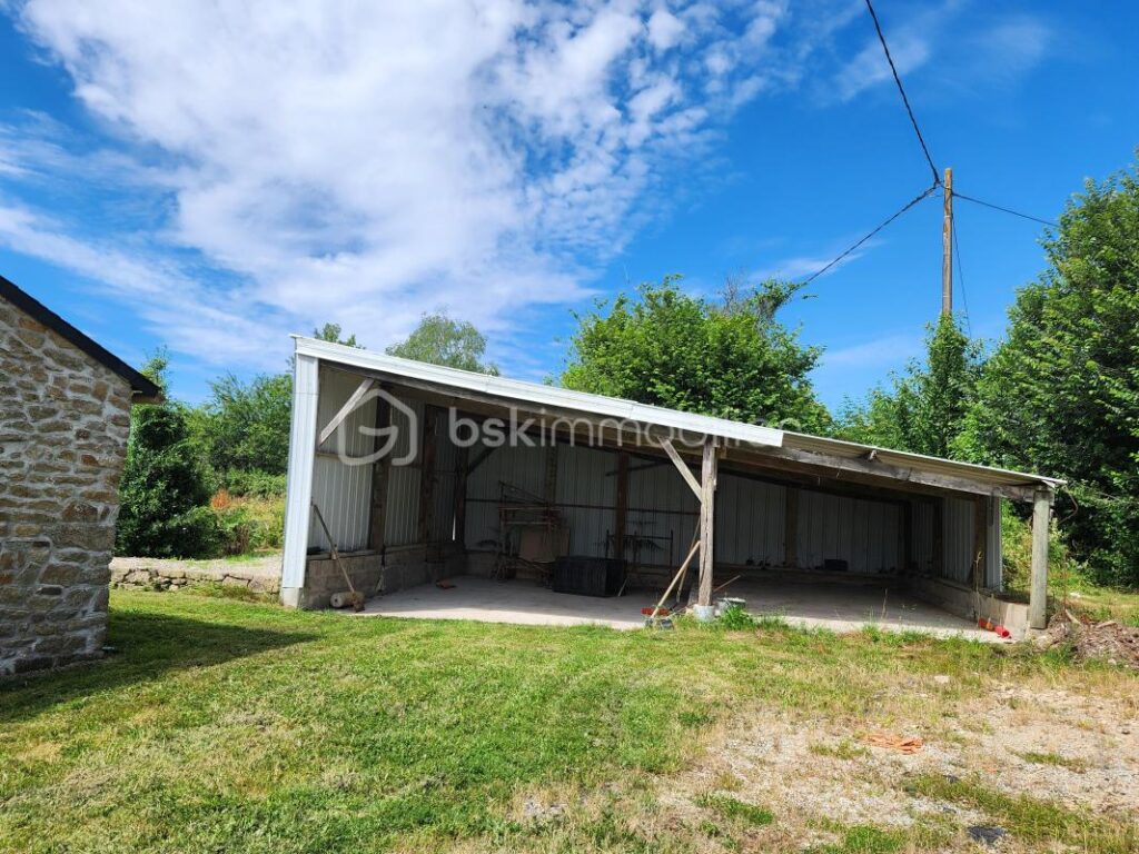 Longère en pierres de 6 pièces de 160 M2 à GRAND-CHAMP – 6 pièces – 4 chambres – 160 m²