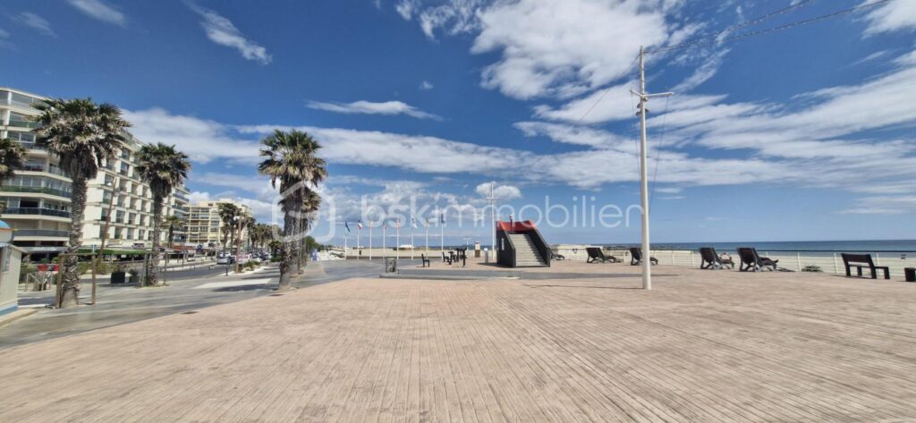 Ensemble Garage et Appartement T2 rénové à 400 m de la mer – 2 pièces – 1 chambre – 29 m²