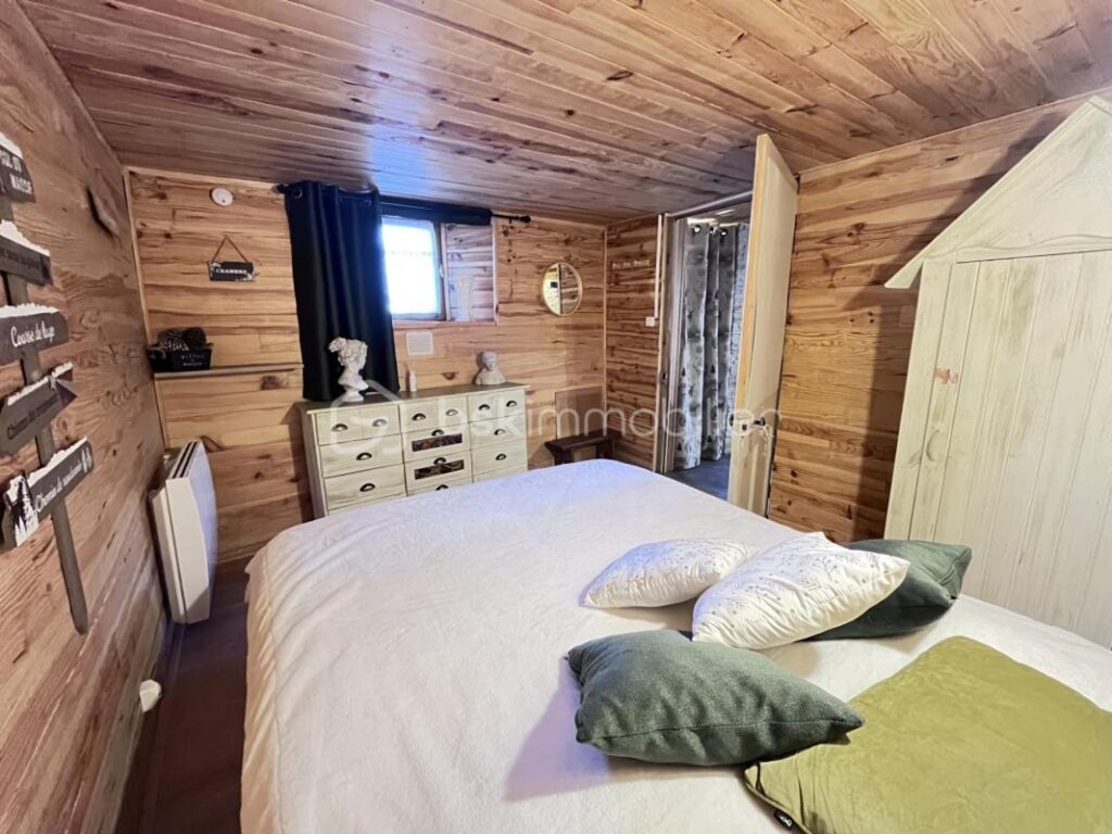 Appartement de standing – 83m² – Terrasse, terrain et stationnements – Saint-Martin-d’Arc – 5 pièces – 4 chambres – 83 m²