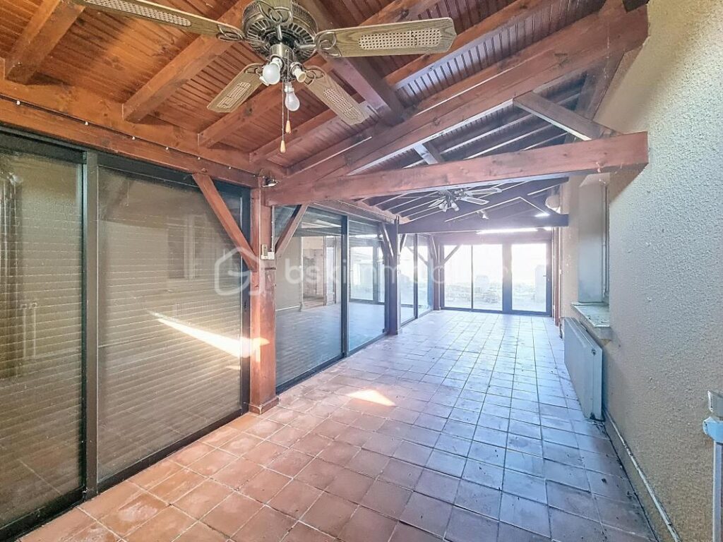 Maison à rénover, vue panoramique et fort potentiel locatif à Miradoux – 7 pièces – 5 chambres – 174 m²