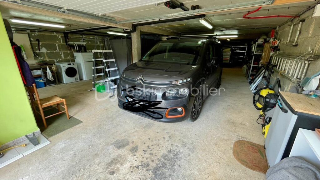 Maison rénovée avec soins sur 3532 m² de terrain non clos – 4 pièces – 3 chambres – 116 m²