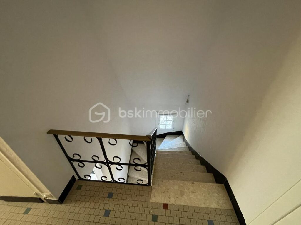 Superbe maison en pierre en position dominante avec vue – 6 pièces – 4 chambres – 120 m²