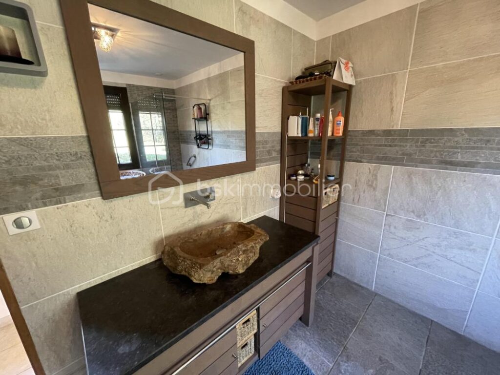 Propriété sans voisin proche, au calme absolu – 6 pièces – 4 chambres – 151 m²