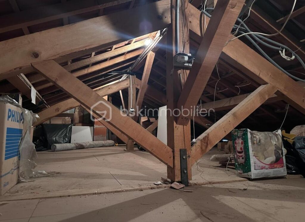 Maison 5 pieces avec terrain de 1500m² à Saint étienne de Crossey – 5 pièces – 4 chambres – 121 m²