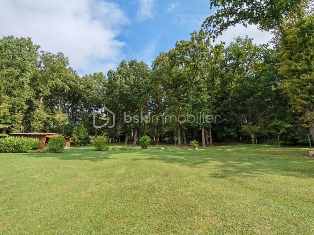 Maison à la vue magique de plain pied, sous-sol total et piscine – 8 pièces – 5 chambres – 269 m²