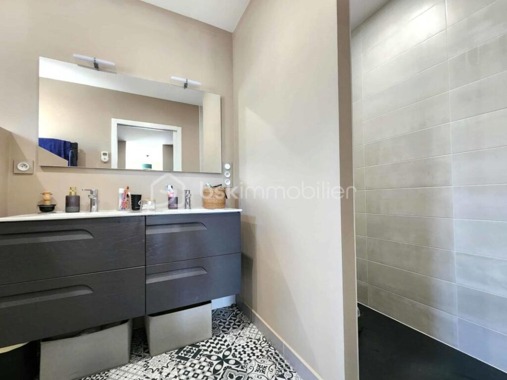 Superbe villa de plain-pied à trois kilomètres de Pézenas – 4 pièces – 3 chambres – 134 m²